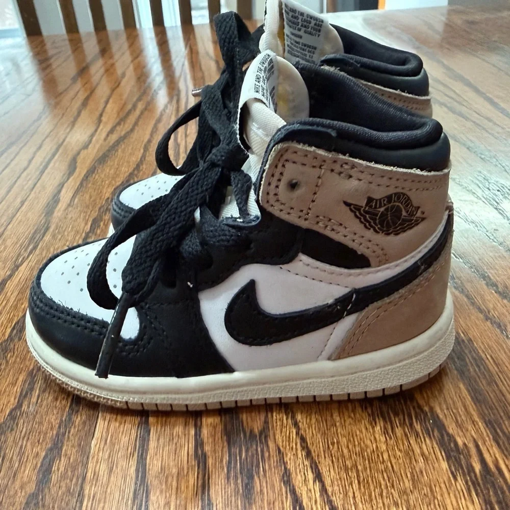 Jordan 1 Retro High OG Latte Black/Legend MD Brown-White (FD2598 021) 5c Sneaker